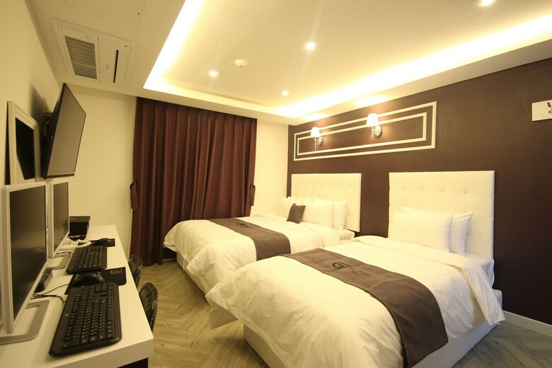 Gray Hotel