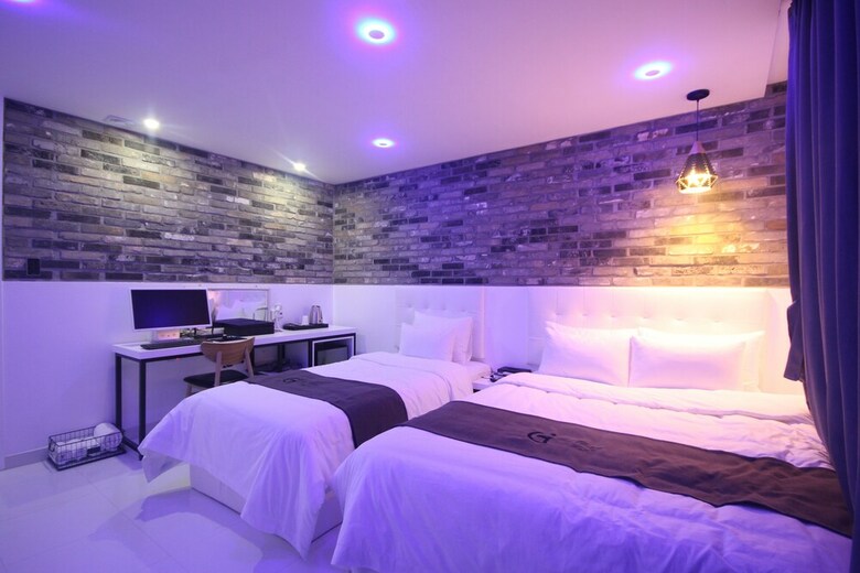 Gray Hotel