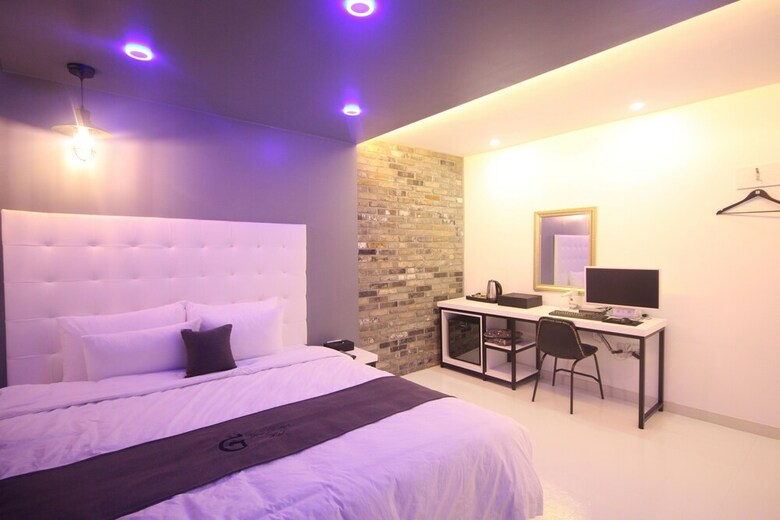 Gray Hotel