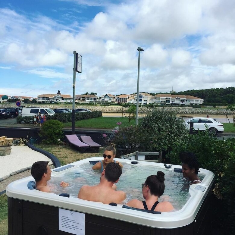 Single Fin Hotel & Lodge