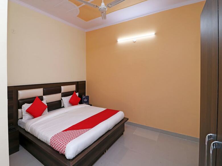 Oyo 16362 Hotel Ashiyana