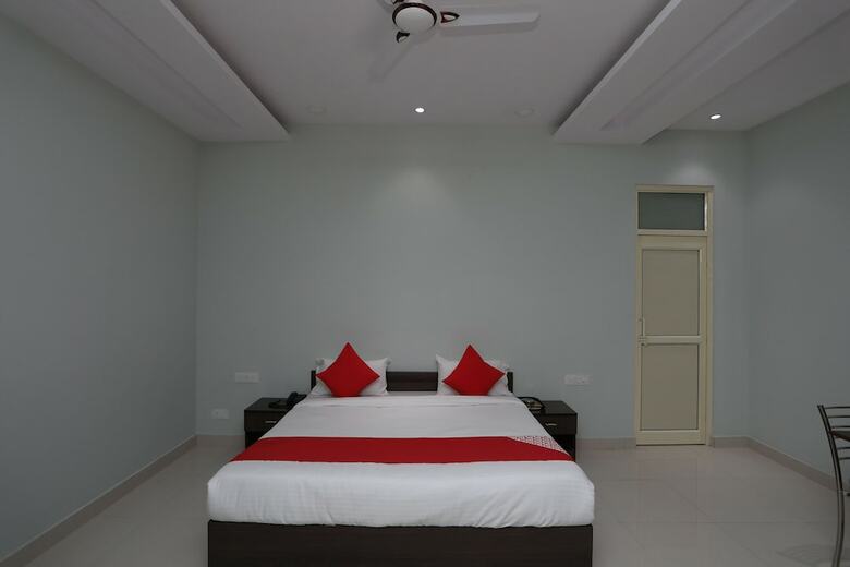 Oyo 18314 Hotel Kailash Mansarovar And Banquet Hall
