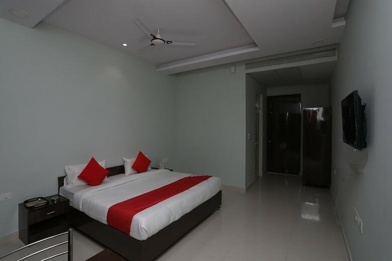 Oyo 18314 Hotel Kailash Mansarovar And Banquet Hall