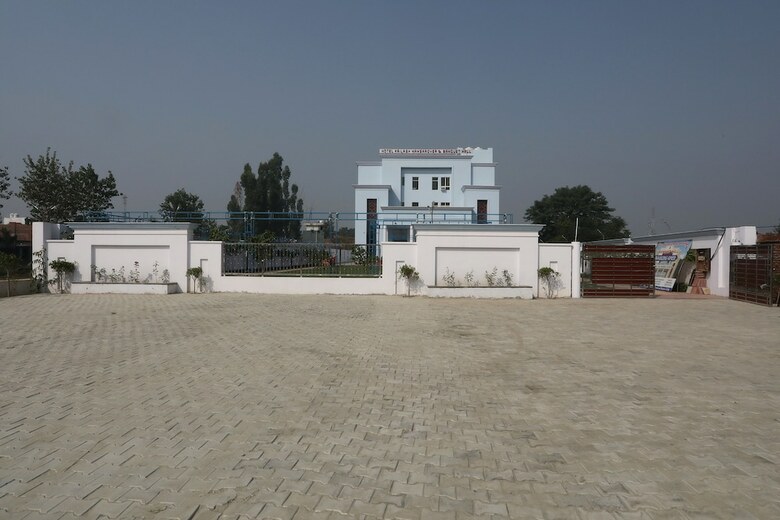 Oyo 18314 Hotel Kailash Mansarovar And Banquet Hall
