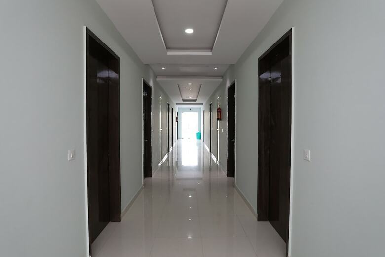 Oyo 18314 Hotel Kailash Mansarovar And Banquet Hall
