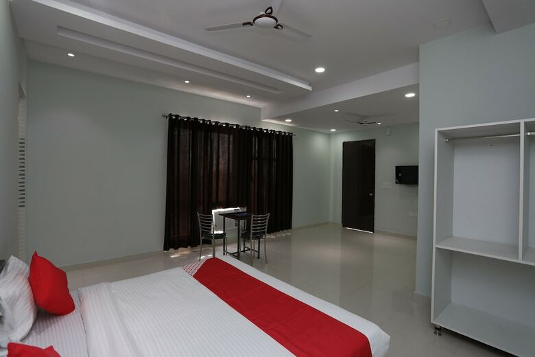Oyo 18314 Hotel Kailash Mansarovar And Banquet Hall