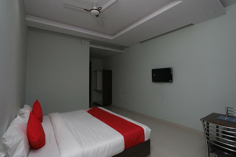 Oyo 18314 Hotel Kailash Mansarovar And Banquet Hall