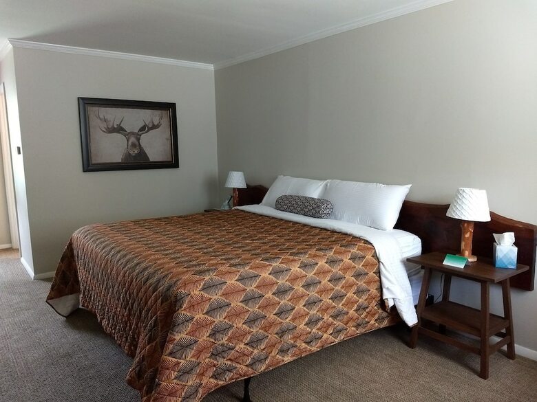 Hotel The Lodge At West River