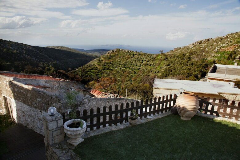 Villa Charaso By Checkin