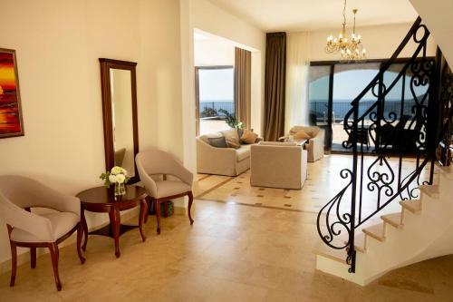 Villa Oak Leaf Residences