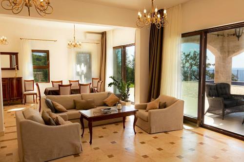 Villa Oak Leaf Residences