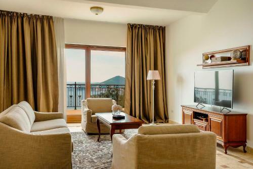 Villa Oak Leaf Residences