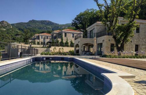 Villa Oak Leaf Residences