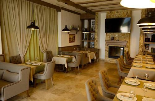 Villa Oak Leaf Residences