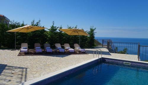 Villa Oak Leaf Residences