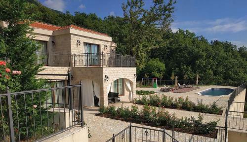 Villa Oak Leaf Residences