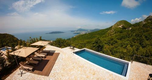 Villa Oak Leaf Residences
