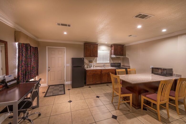 Hotel Edgewater Inn Reedley