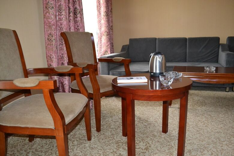 Hotel Remi Khudjant
