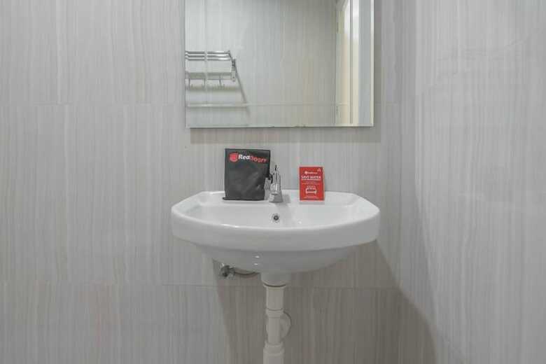Hotel Reddoorz Near Islamic Center Samarinda