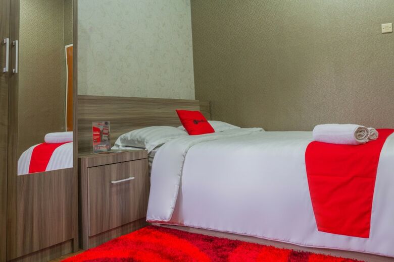 Hotel Reddoorz Plus Near Ipdn