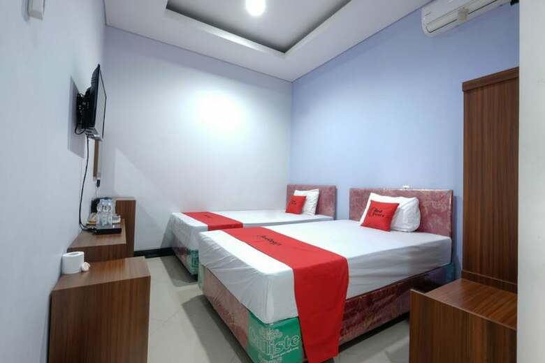Hotel Reddoorz Near Universitas Semarang