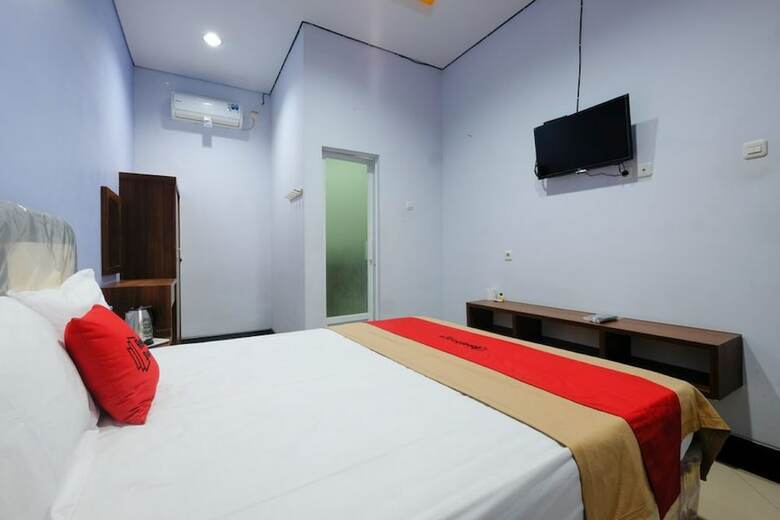 Hotel Reddoorz Near Universitas Semarang