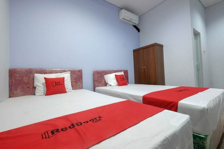 Hotel Reddoorz Near Universitas Semarang