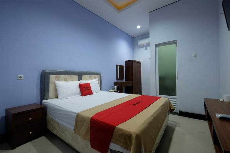Hotel Reddoorz Near Universitas Semarang