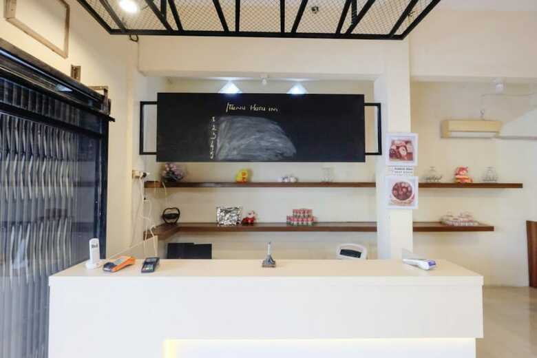 Hotel Reddoorz Near Universitas Semarang