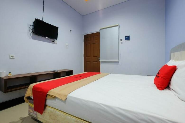 Hotel Reddoorz Near Universitas Semarang