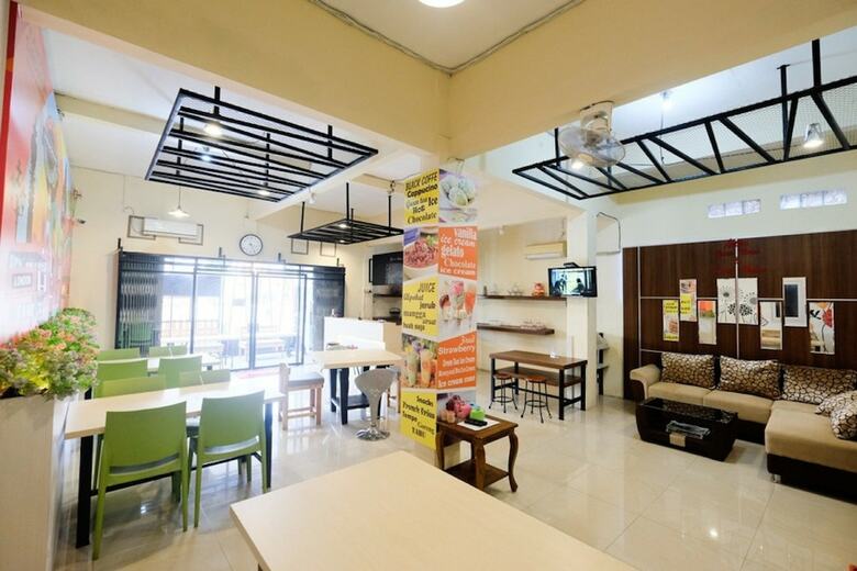 Hotel Reddoorz Near Universitas Semarang