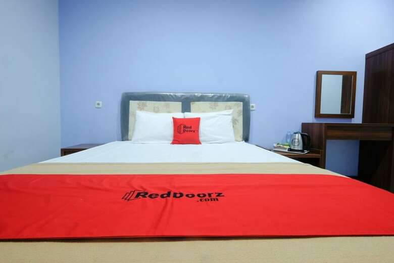 Hotel Reddoorz Near Universitas Semarang