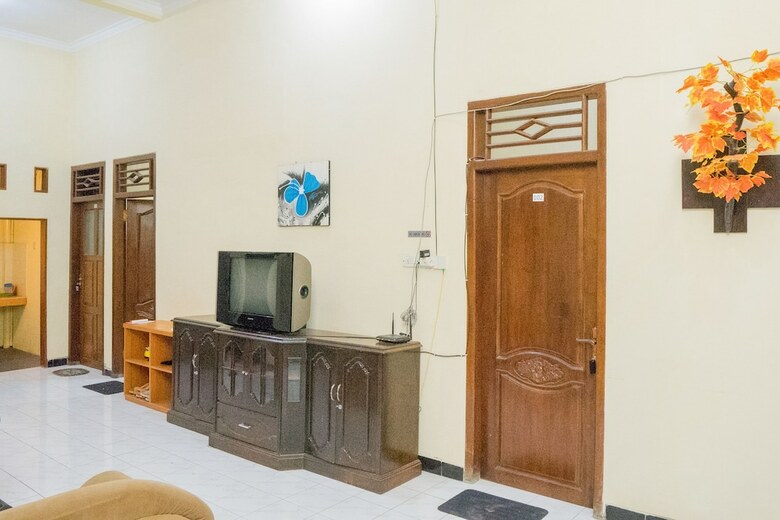Hostal Oyo 643 Al Thalib 8 Syariah