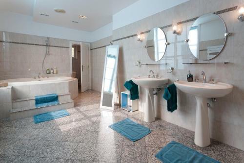 B&B Josaphat Park