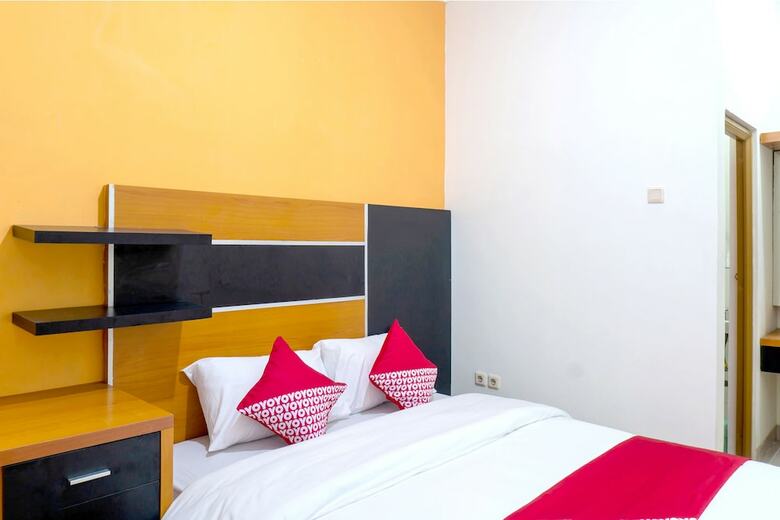 Hotel Oyo 617 Sukaraja Residence