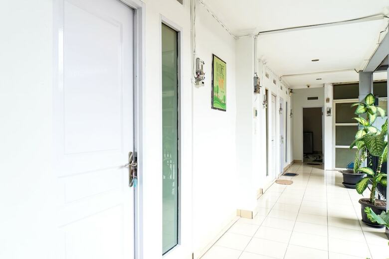 Hotel Oyo 617 Sukaraja Residence