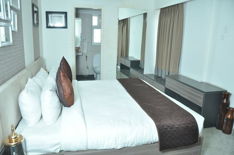 Hotel Vvip Suites By Tgi