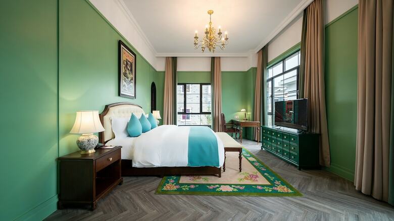 Hotel Indigo Heilong Lake