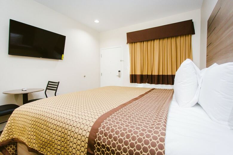 Motel Scottish Inn & Suites