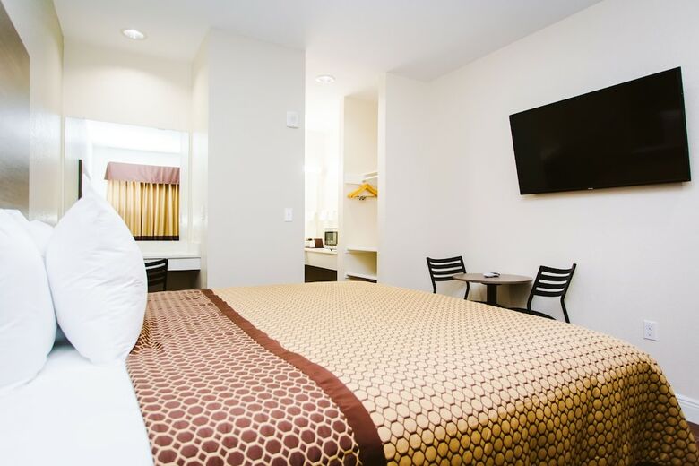 Motel Scottish Inn & Suites