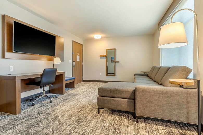 Cambria Hotel Bettendorf - Quad Cities