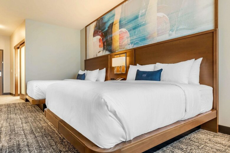 Cambria Hotel Bettendorf - Quad Cities