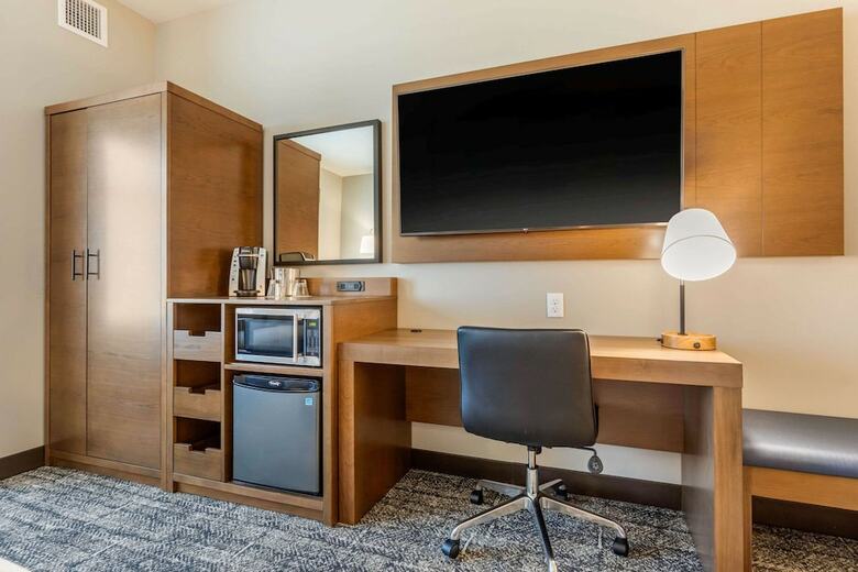 Cambria Hotel Bettendorf - Quad Cities