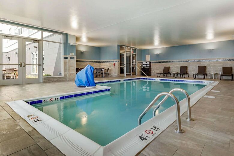 Cambria Hotel Bettendorf - Quad Cities