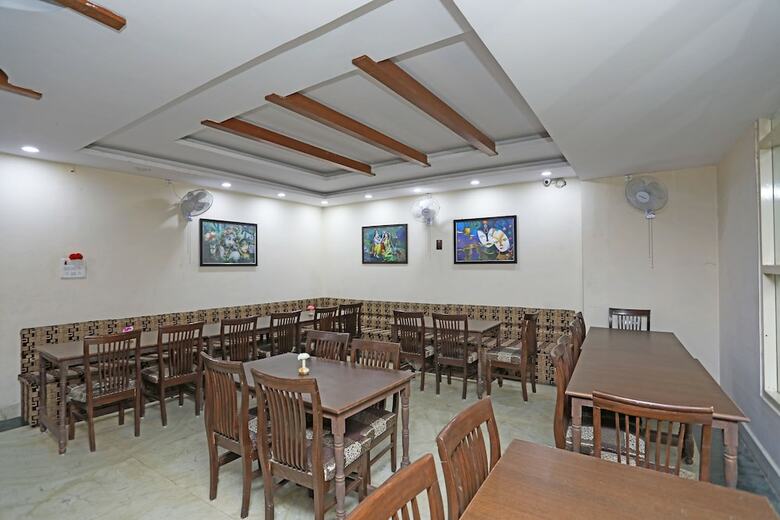 Hotel Oyo 30933 Moriya Palace