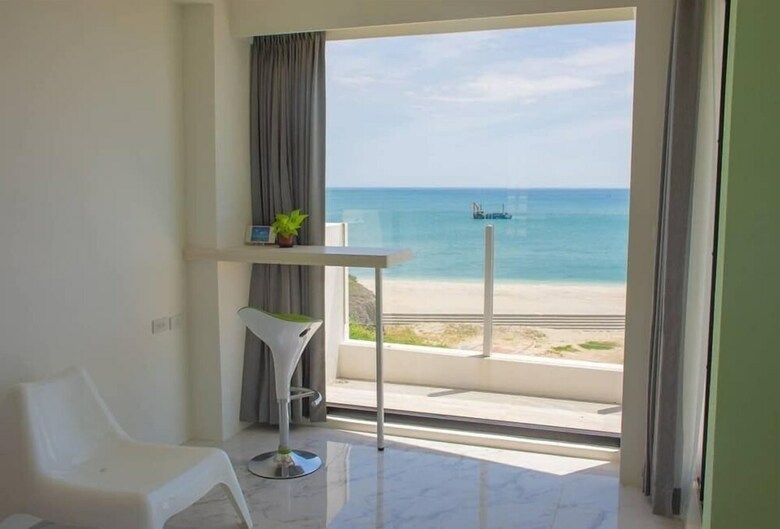 Bed & Breakfast Beach Front Villa
