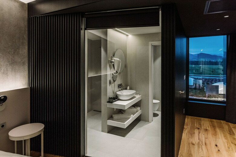 Hotel A