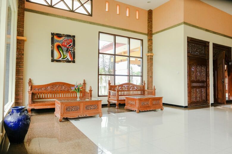Capital O 892 Grand Pujon View Hotel And Resort