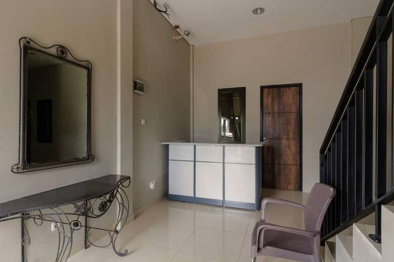 Hotel Reddoorz Near Puri Indah Mall